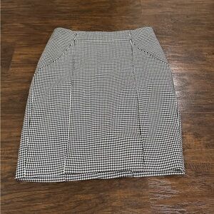 💥LAST DAY💥 Banana Republic Women's Black & White Houndstooth Print Skirt Petit…